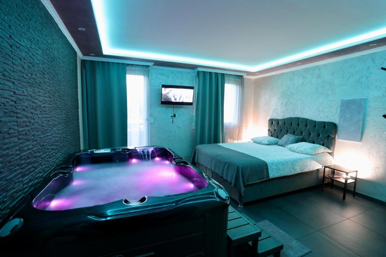Jacuzzi House Strasbourg Entzeim Aeroport Apartment ลิงโกไซม์ ภายนอก รูปภาพ